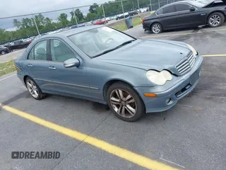 2006 Mercedes-Benz C 280 Luxury z VIN WDBRF54H66A835105, wystawiony jako IAAI lot #42476377 z przebiegiem 229 702 mil mil oraz . Historia ofert i sprzedaży dostępna na DreamBid. Obrazek 1.