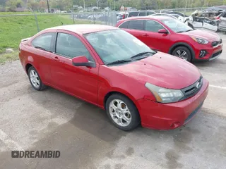 2009 Ford Focus SE with VIN 1FAHP32N79W238243, listed as a IAAI auction lot 42041530 with 191,620 mi miles. Bid and sale history available at carsss.com. Image 1.