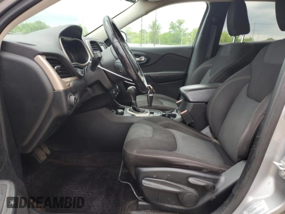 2017 Jeep Cherokee Latitude with VIN 1C4PJMCBXHW562996, listed as a Copart auction lot 56532255 with 175,698 mi miles and Salvage title. Bid and sale history available at DreamBid. Image 7.