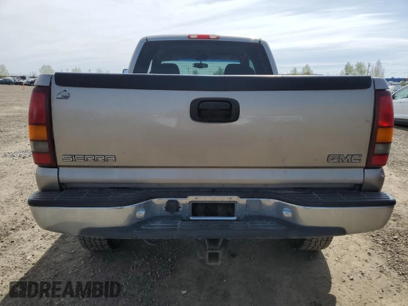 2000 GMC Sierra 2500 SLE z VIN 1GTGK29U1YE324924, wystawiony jako Copart lot #56182795 z przebiegiem 349 358 mil mil oraz Szkoda całkowita • Salvage title. Historia ofert i sprzedaży dostępna na DreamBid. Obrazek 6.
