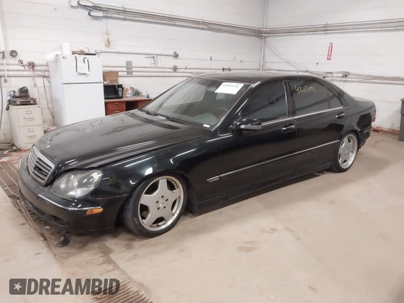 2002 Mercedes-Benz S-Class 6.0L with VIN WDBNG78J42A252823, listed as a IAAI auction lot 42051191 with 133,123 mi miles. Bid and sale history available at carsss.com. Image 2.