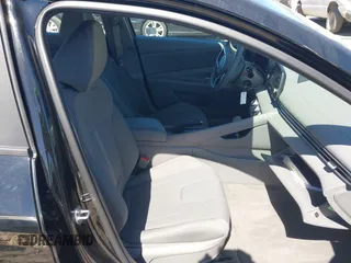 2024 Hyundai Elantra SE with VIN KMHLL4DG3RU772187, listed as a IAAI auction lot 41788149 with 7,673 mi miles and . Bid and sale history available at DreamBid. Image 5.
