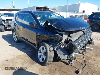 2019 Jeep Compass Altitude z VIN 3C4NJCBB0KT855841, wystawiony jako IAAI lot #41163692 z przebiegiem 49 586 mil mil oraz . Historia ofert i sprzedaży dostępna na DreamBid. Obrazek 1.