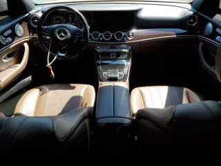 2017 Mercedes-Benz E 300 Luxury с VIN WDDZF4KB0HA039355, выставлен на аукционе Copart как лот 65951505 с пробегом Не указан миль и Списание • Salvage title. История ставок и продаж доступна на DreamBid. Изображение 8.