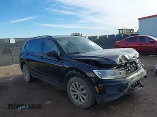 2020 Volkswagen Tiguan S z VIN 3VV1B7AX8LM105021, wystawiony jako IAAI lot #41677856 z przebiegiem 50 885 mil mil oraz . Historia ofert i sprzedaży dostępna na DreamBid. Obrazek 1.