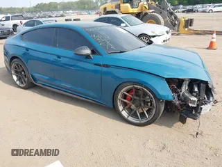 2023 Audi S5 Sportback Premium Plus z VIN WAUC4CF50PA004945, wystawiony jako IAAI lot #42476245 z przebiegiem 46 079 mil mil oraz . Historia ofert i sprzedaży dostępna na DreamBid. Obrazek 1.