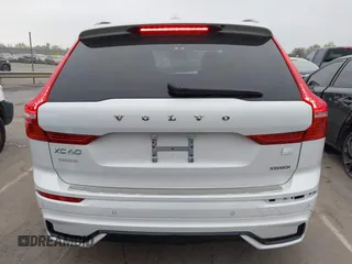2024 Volvo XC60 Recharge Plug-In Hybrid Ultimate Dark Theme with VIN YV4H60DM7R1912157, listed as a IAAI auction lot 41948450 with 6,989 mi miles. Bid and sale history available at carsss.com. Image 16.