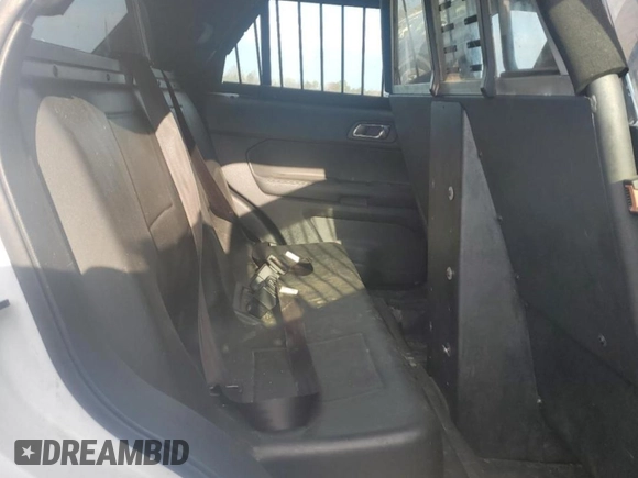 2018 Ford Police Interceptor Utility z VIN 1FM5K8AR6JGC94777, wystawiony jako Copart lot #51042555 z przebiegiem Nie podano mil oraz Szkoda całkowita • Salvage title. Historia ofert i sprzedaży dostępna na DreamBid. Obrazek 10.