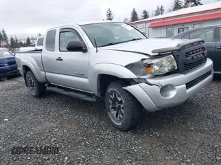 2006 Toyota Tacoma with VIN 5TEUU42N56Z275054, listed as a IAAI auction lot 41835497 with 166,076 mi miles. Bid and sale history available at carsss.com. Image 1.