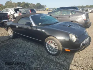 2005 Ford Thunderbird Deluxe z VIN 1FAHP60A45Y103477, wystawiony jako Copart lot #71405074 z przebiegiem 84 866 mil mil oraz Czysty tytuł • Clean title. Historia ofert i sprzedaży dostępna na DreamBid. Obrazek 4.