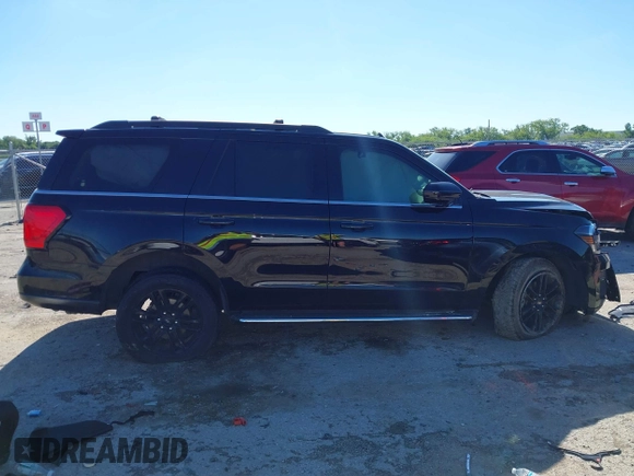2022 Ford Expedition XLT z VIN 1FMJU1HTXNEA03300, wystawiony jako IAAI lot #42218479 z przebiegiem 32 300 mil mil oraz . Historia ofert i sprzedaży dostępna na DreamBid. Obrazek 13.