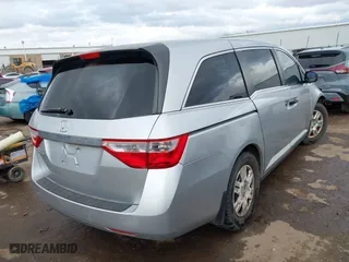 2011 Honda Odyssey LX with VIN 5FNRL5H27BB023071, listed as a IAAI auction lot 41716556 with 162,955 mi miles. Bid and sale history available at carsss.com. Image 4.