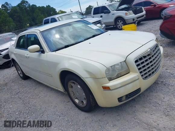 2006 Chrysler 300 Touring with VIN 2C3KA53G96H350490, listed as a IAAI auction lot 41319162 with 209,159 mi miles. Bid and sale history available at carsss.com. Image 1.