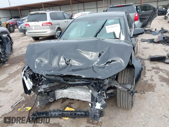 2024 Cadillac CT4 Luxury z VIN 1G6DJ5RK7R0101102, wystawiony jako IAAI lot #41906123 z przebiegiem 5 690 mil mil oraz . Historia ofert i sprzedaży dostępna na DreamBid. Obrazek 6.