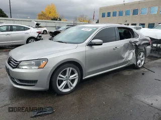 2014 Volkswagen Passat SE z VIN 1VWBP7A35EC019992, wystawiony jako Copart lot #78509764 z przebiegiem 137 615 mil mil oraz Szkoda całkowita • Salvage title. Historia ofert i sprzedaży dostępna na DreamBid. Obrazek 1.