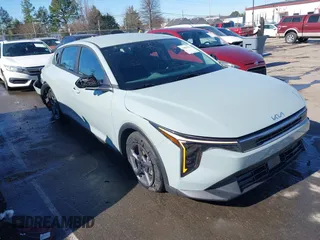 2025 Kia K4 LXS with VIN 3KPFT4DE2SE040962, listed as a IAAI auction lot 41803324 with 3,362 mi miles. Bid and sale history available at carsss.com. Image 1.