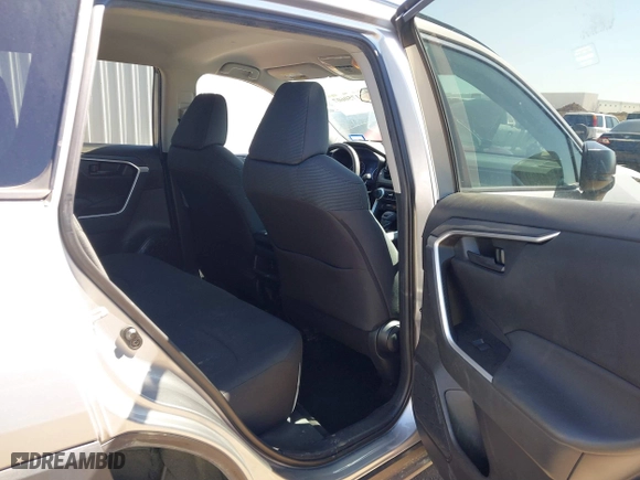 2021 Toyota RAV4 LE with VIN 2T3H1RFV8MC151565, listed as a IAAI auction lot 41750607 with 77,741 mi miles. Bid and sale history available at carsss.com. Image 8.