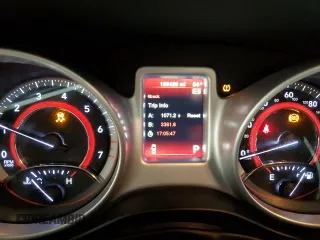 2020 Dodge Journey SE Value with VIN 3C4PDCAB0LT273614, listed as a Copart auction lot 44628615 with 139,420 mi miles and Salvage Title. Bid and sale history available at carsss.com. Image 9.