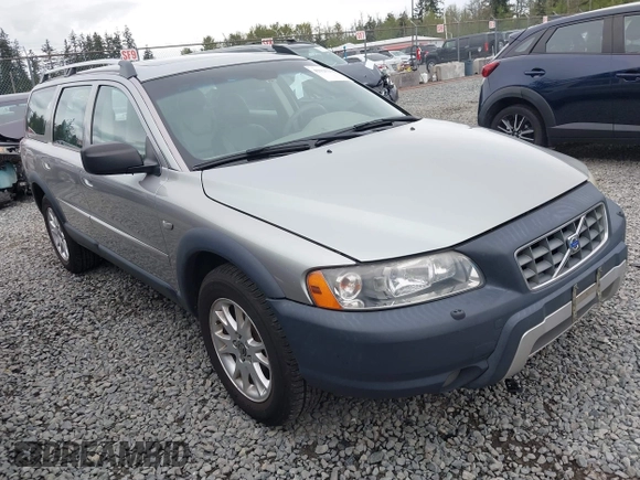 2005 Volvo XC70 with VIN YV1SZ592151195652, listed as a IAAI auction lot 42125275 with 183,928 mi miles and . Bid and sale history available at DreamBid. Image 1.