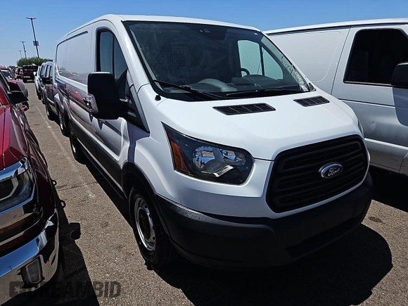 2019 Ford Transit z VIN 1FTYE1YM5KKB87003, wystawiony jako IAAI lot #42610488 z przebiegiem 106 642 mil mil oraz . Historia ofert i sprzedaży dostępna na DreamBid. Obrazek 15.