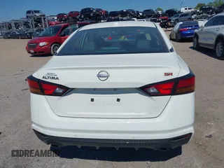 2025 Nissan Altima SR with VIN 1N4BL4CV6SN336245, listed as a IAAI auction lot 41888874 with 3,197 mi miles and . Bid and sale history available at carsss.com. Image 17.