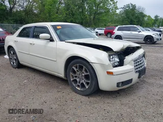 2005 Chrysler 300 Touring z VIN 2C3JA53G25H145345, wystawiony jako IAAI lot #42252844 z przebiegiem 234 809 mil mil oraz . Historia ofert i sprzedaży dostępna na DreamBid. Obrazek 1.