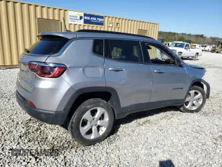 2020 Jeep Compass Latitude with VIN 3C4NJDBB0LT164557, listed as a Copart auction lot 49417785 with 25,540 mi miles and Salvage Title. Bid and sale history available at carsss.com. Image 3.