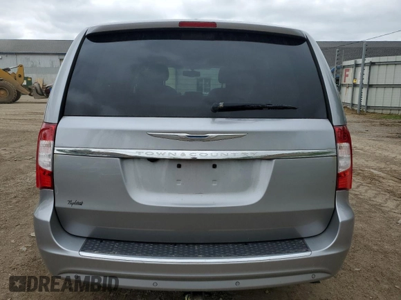 2016 Chrysler Town & Country Touring z VIN 2C4RC1CG5GR151042, wystawiony jako Copart lot #57134765 z przebiegiem 135 750 mil mil oraz Tytuł czysty. Historia ofert i sprzedaży dostępna na DreamBid. Obrazek 6.