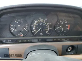 1986 Mercedes-Benz 420 420SEL with VIN WDBCA35D8GA273147, listed as a Copart auction lot 86555544 with 111,782 mi miles and Salvage Title. Bid and sale history available at carsss.com. Image 9.