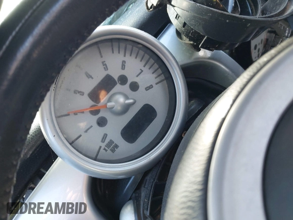2006 MINI Hardtop S с VIN WMWRE33516TN25140, выставлен на аукционе IAAI как лот 42130574 с пробегом Не указан миль и . История ставок и продаж доступна на DreamBid. Изображение 7.
