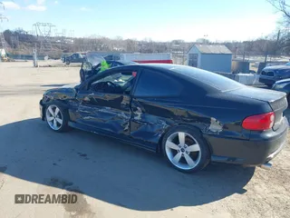 2005 Pontiac GTO with VIN 6G2VX12U05L472252, listed as a IAAI auction lot 41640672 with 141,191 mi miles. Bid and sale history available at carsss.com. Image 3.