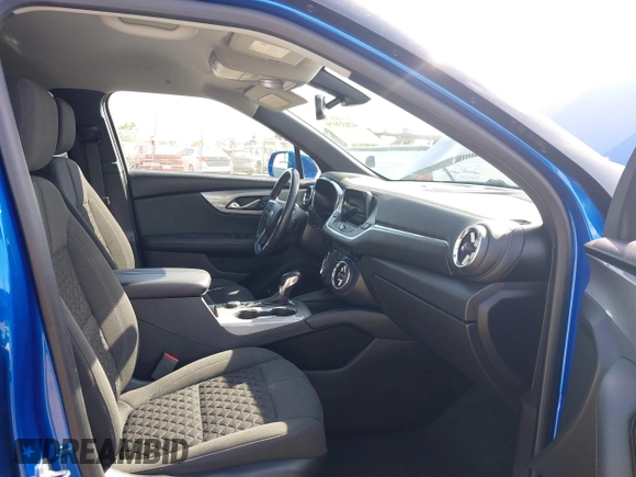 2019 Chevrolet Blazer z VIN 3GNKBBRA4KS579152, wystawiony jako IAAI lot #42033979 z przebiegiem 75 158 mil mil oraz . Historia ofert i sprzedaży dostępna na DreamBid. Obrazek 5.