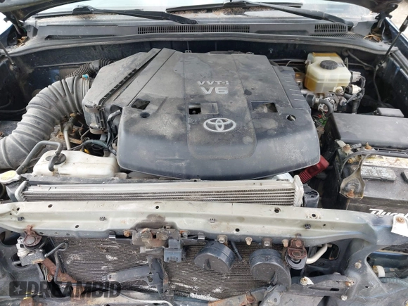 2004 Toyota 4Runner SR5 with VIN JTEBU14R648016279, listed as a IAAI auction lot 41952353 with 165,699 mi miles and . Bid and sale history available at DreamBid. Image 10.