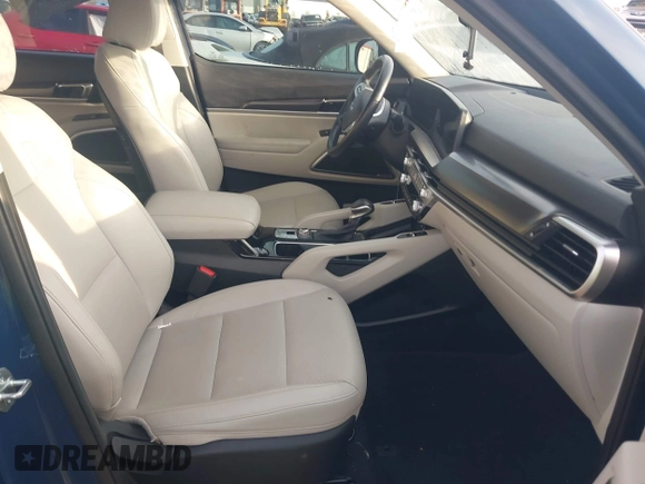 2023 Kia Telluride S with VIN 5XYP6DGC7PG374940, listed as a IAAI auction lot 42422900 with 38,813 mi miles and . Bid and sale history available at DreamBid. Image 5.
