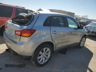2015 Mitsubishi Outlander SE with VIN 4A4AP4AU3FE006050, listed as a Copart auction lot 49729755 with 106,276 mi miles and Salvage title. Bid and sale history available at DreamBid. Image 3.