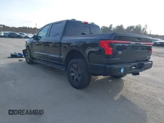 2022 Ford F-150 Lightning Pro z VIN 1FT6W1EV3NWG03970, wystawiony jako IAAI lot #41801986 z przebiegiem 29 815 mil mil oraz . Historia ofert i sprzedaży dostępna na DreamBid. Obrazek 3.