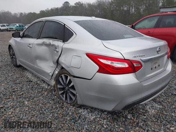 2017 Nissan Altima S z VIN 1N4AL3AP1HC115795, wystawiony jako IAAI lot #41523816 z przebiegiem 209 912 mil mil oraz . Historia ofert i sprzedaży dostępna na DreamBid. Obrazek 3.