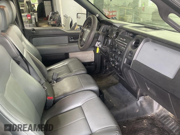 2014 Ford F-150 XL z VIN 1FTMF1EM5EFA86587, wystawiony jako Copart lot #64393115 z przebiegiem 165 549 mil mil oraz Czysty tytuł • Clean title. Historia ofert i sprzedaży dostępna na DreamBid. Obrazek 5.