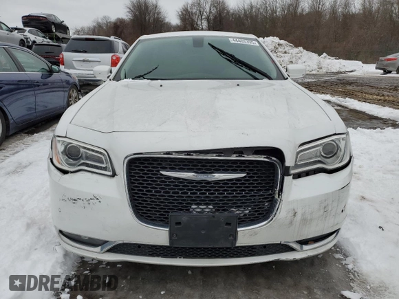 2016 Chrysler 300 Anniversary Edition with VIN 2C3CCARG2GH262025, listed as a Copart auction lot 44403395 with 127,752 mi miles and Clean Title. Bid and sale history available at DreamBid. Image 5.