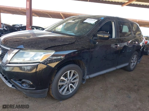 2013 Nissan Pathfinder Platinum with VIN 5N1AR2MN1DC667414, listed as a IAAI auction lot 39591196 with 163,947 mi miles. Bid and sale history available at carsss.com. Image 2.