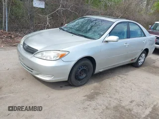 2002 Toyota Camry LE z VIN 4T1BE32K42U029129, wystawiony jako IAAI lot #42190162 z przebiegiem 191 423 mil mil oraz . Historia ofert i sprzedaży dostępna na DreamBid. Obrazek 2.
