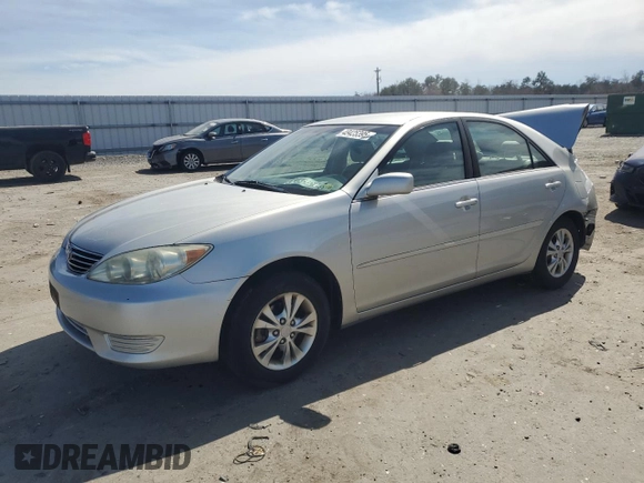 2005 Toyota Camry LE with VIN 4T1BF30K15U093326, listed as a Copart auction lot 48425395 with 90,728 mi miles and Salvage Title. Bid and sale history available at DreamBid. Image 1.