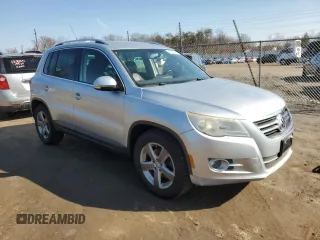 2010 Volkswagen Tiguan with VIN WVGAV9AX3AW530706, listed as a Copart auction lot 44738295 with 133,412 mi miles and Clean Title. Bid and sale history available at DreamBid. Image 4.