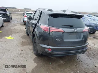 2017 Toyota RAV4 LE z VIN 2T3BFREV8HW667907, wystawiony jako IAAI lot #42130136 z przebiegiem 129 831 mil mil oraz . Historia ofert i sprzedaży dostępna na DreamBid. Obrazek 3.