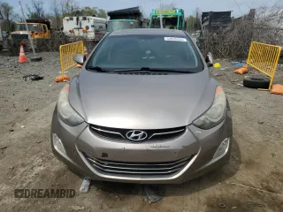 2013 Hyundai Elantra GLS z VIN 5NPDH4AE5DH272290, wystawiony jako Copart lot #53835355 z przebiegiem 137 289 mil mil oraz Szkoda całkowita • Salvage title. Historia ofert i sprzedaży dostępna na DreamBid. Obrazek 5.