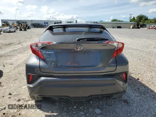 2018 Toyota C-HR XLE z VIN NMTKHMBX2JR012702, wystawiony jako Copart lot #55675245 z przebiegiem 114 391 mil mil oraz Szkody całkowita. Historia ofert i sprzedaży dostępna na DreamBid. Obrazek 6.