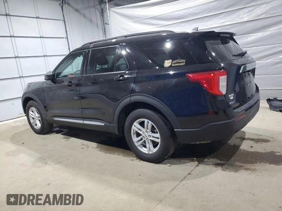 2022 Ford Explorer XLT z VIN 1FMSK8DH0NGB21901, wystawiony jako Copart lot #57749845 z przebiegiem 21 666 mil mil oraz Szkoda całkowita • Salvage title. Historia ofert i sprzedaży dostępna na DreamBid. Obrazek 2.