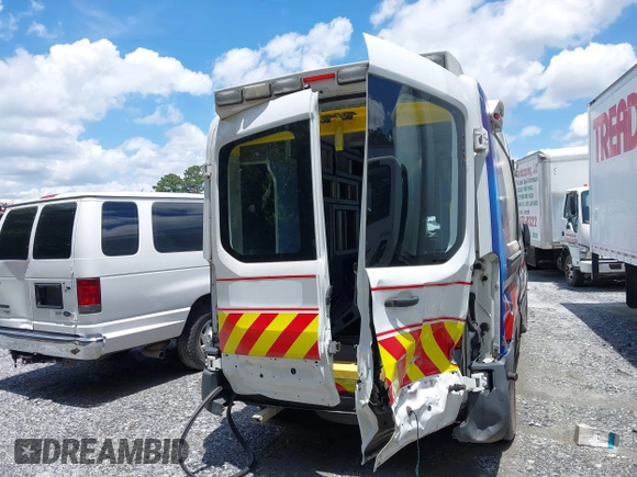 2018 Ford Transit z VIN 1FDYR2CM5JKA14321, wystawiony jako IAAI lot #42231277 z przebiegiem Nie podano mil oraz . Historia ofert i sprzedaży dostępna na DreamBid. Obrazek 16.
