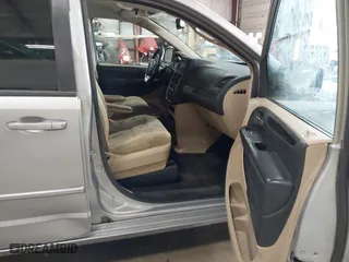 2016 Dodge Grand Caravan SE with VIN 2C4RDGBG2GR387486, listed as a IAAI auction lot 42079841 with 183,193 mi miles. Bid and sale history available at carsss.com. Image 5.
