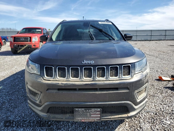 2019 Jeep Compass Sport с VIN 3C4NJDAB2KT734946, выставлен на аукционе Copart как лот 46357205 с пробегом 80 456 миль миль и Списание • Salvage title. История ставок и продаж доступна на DreamBid. Изображение 5.